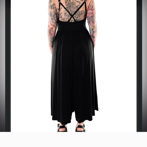 Chic Black Sleeveless Jumpsuit - Picture 2 of 5